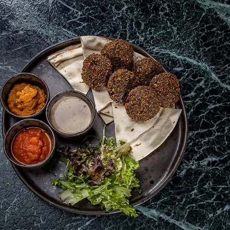 Hotell Koukoumi Vegan Boutique 5*