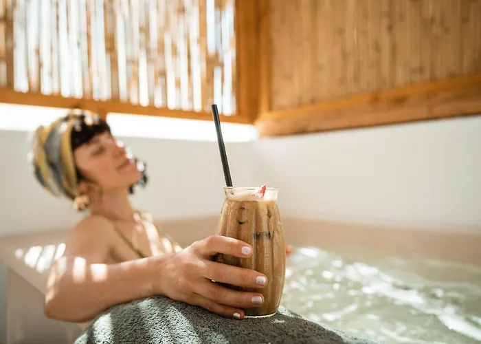 Hotell Koukoumi Vegan Boutique Ano Mera